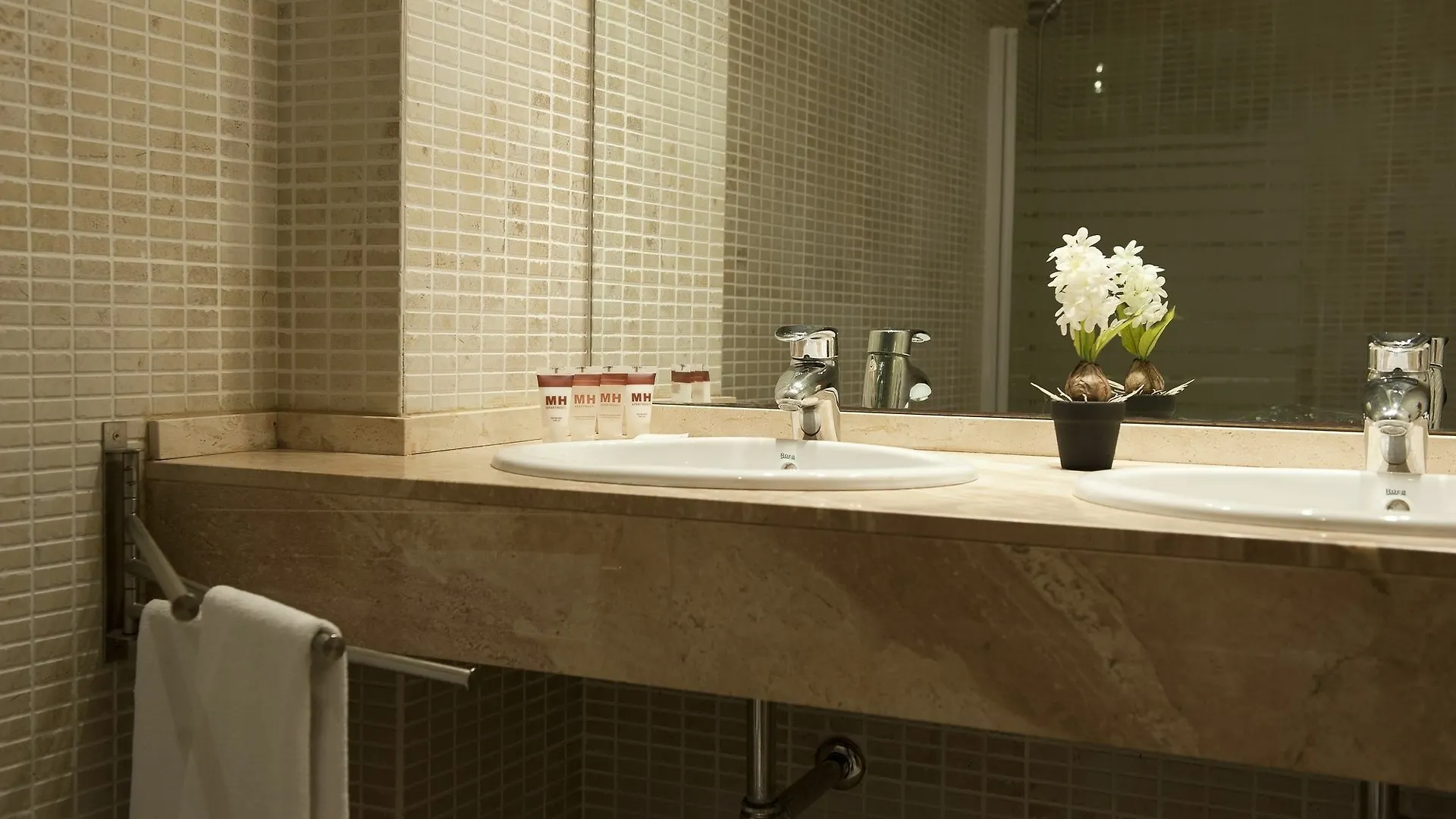 Mh Apartments Gracia Barcellona Spagna